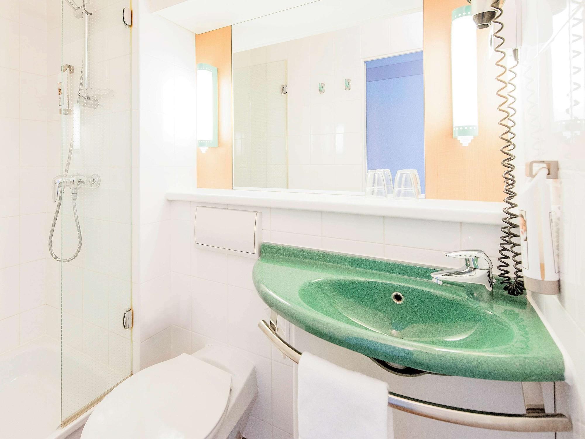 Ibis Paderborn City Екстериор снимка