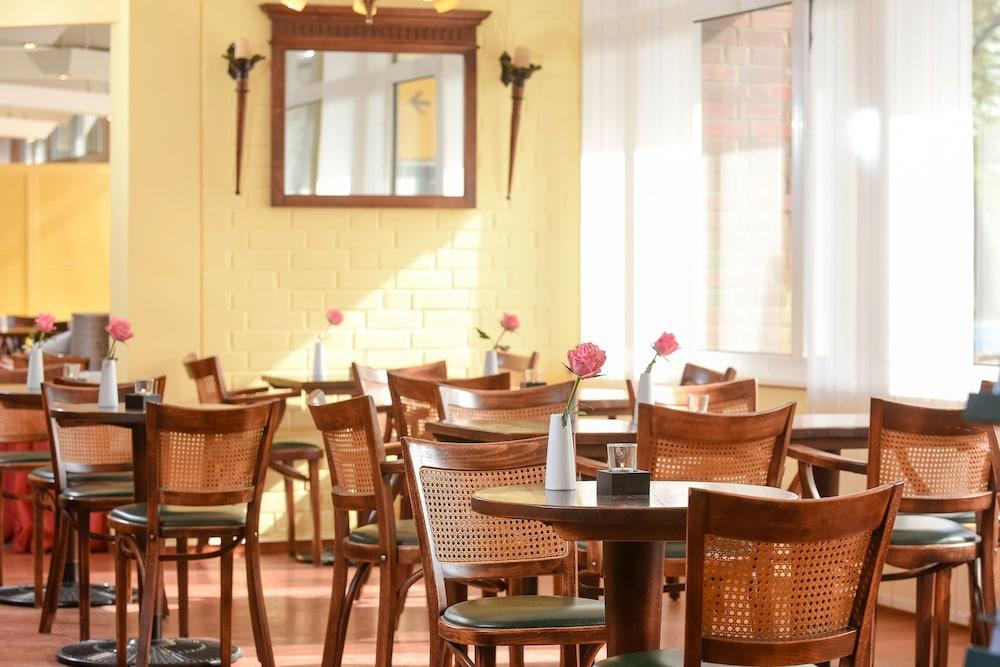 Ibis Paderborn City Екстериор снимка