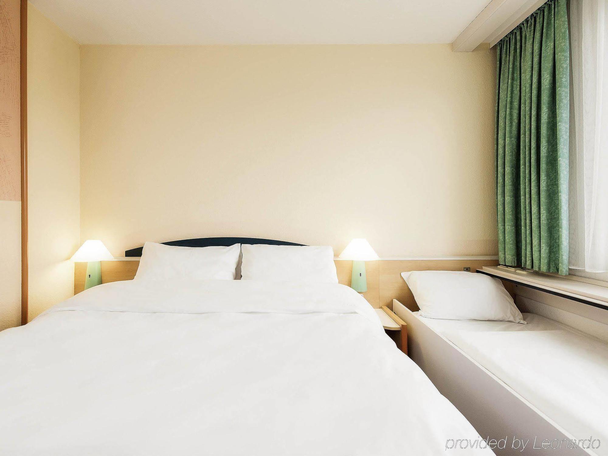 Ibis Paderborn City Екстериор снимка