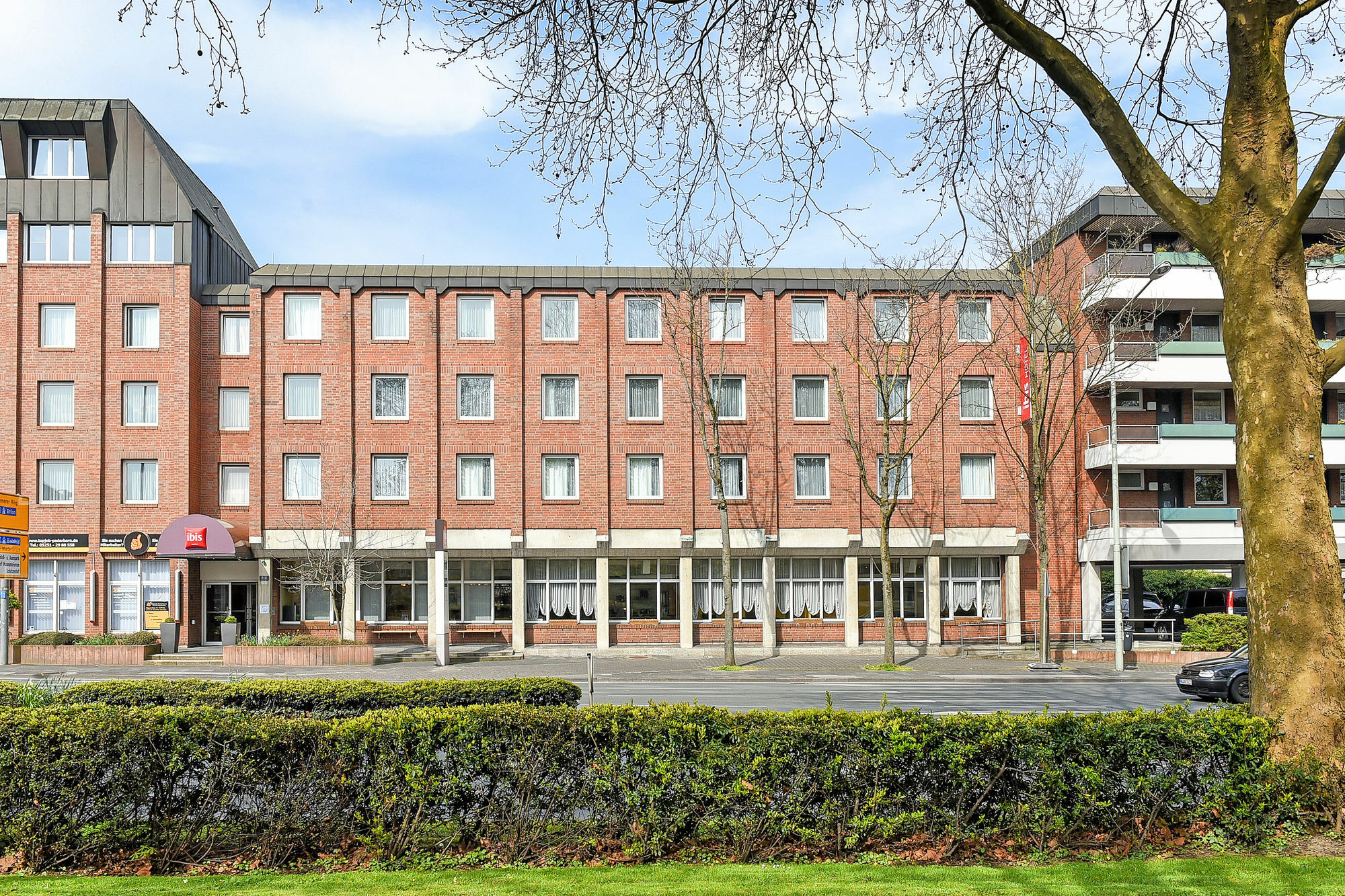 Ibis Paderborn City Екстериор снимка