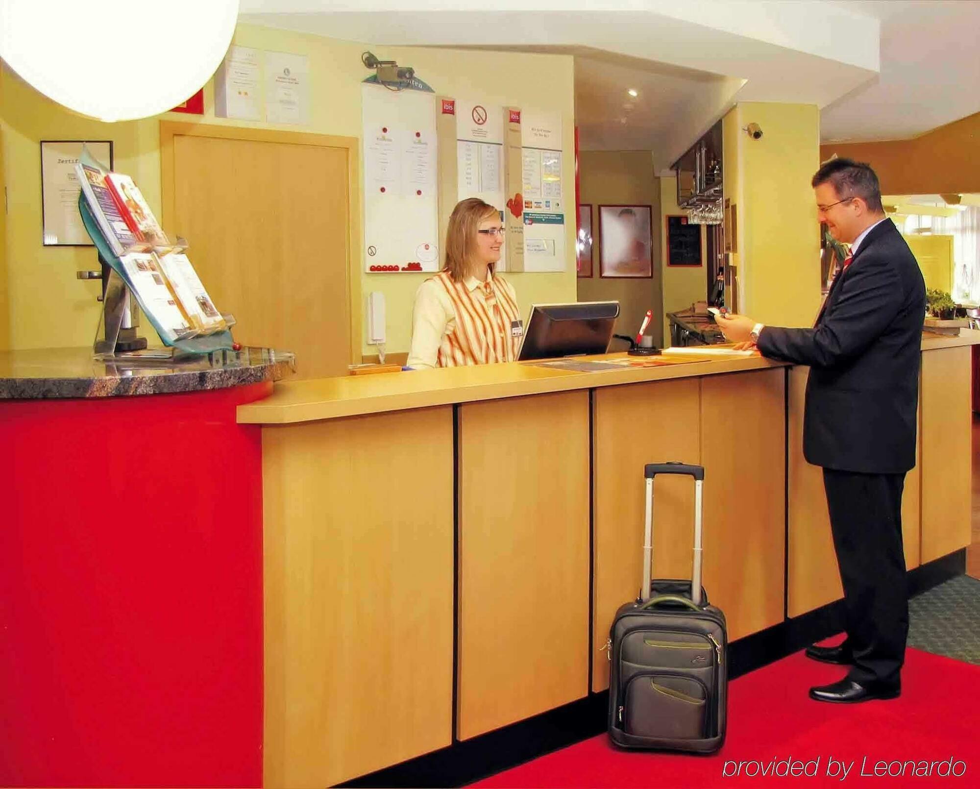 Ibis Paderborn City Екстериор снимка
